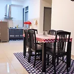 Cheli\'S Place